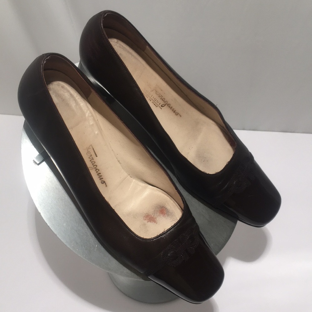 Salvatore Ferragamo Classic Low Pumps Size 7 B